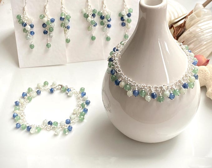 Für D.: Set aus Armband und Ohrringen aus Kyanit, Aventurin und Jadeit mit Silber Sterling, Schmuck mit Charms