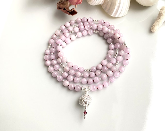 Mala made of kunzite, decorated with silver, noble prayer beads "Compassion and Spirituality"