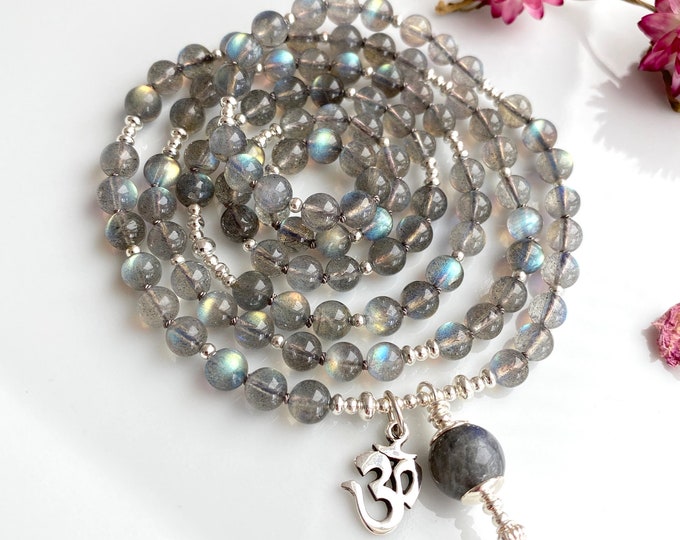 Luminous mala made of labradorite A, decorated with silver, end bead made of labradorite, with OM pendant made of silver