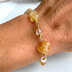 Bracelet en citrine et cristal de roche sur fil de joaillerie plaqué or image 7