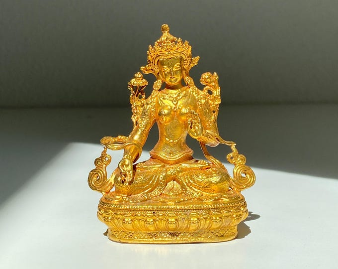 weiße Tara, vergoldete Kupfer - Statue aus Nepal, handgefertigte kleine Statuette, vollvergoldet, Einzelstück, weiblicher Bodhisattva