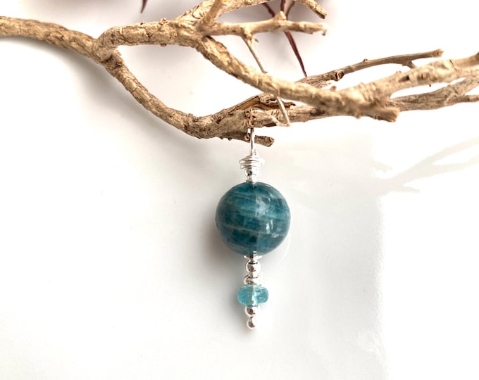 Pendant made of blue apatite and sterling silver, small gift made of healing stones, yoga jewelry, gift for jewelry enthusiasts