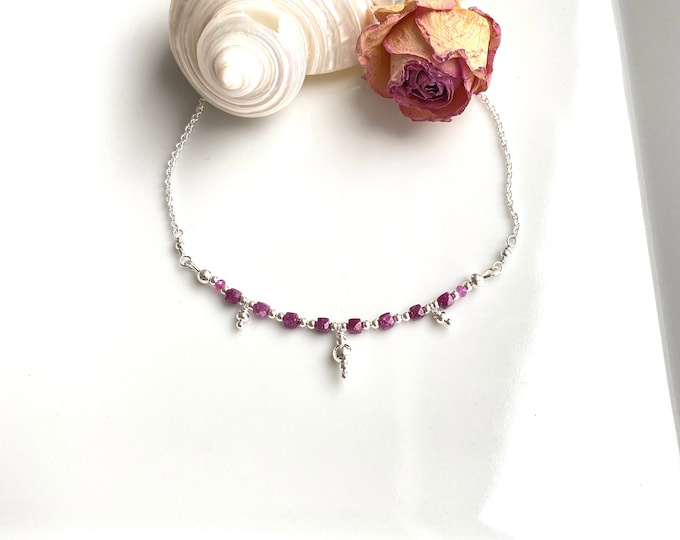 elegant necklace made of ruby and silver with small pendants, gift made of healing stones for women, jewelry enthusiasts and boho beauties