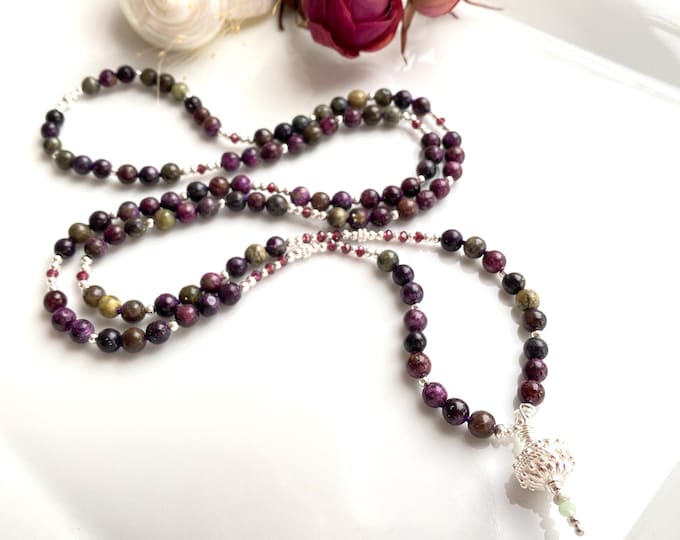 Mala necklace made of dark stichtite 5 mm, decorated with violet garnet and silver 925, noble prayer necklace with 108 beads, yoga jewelry