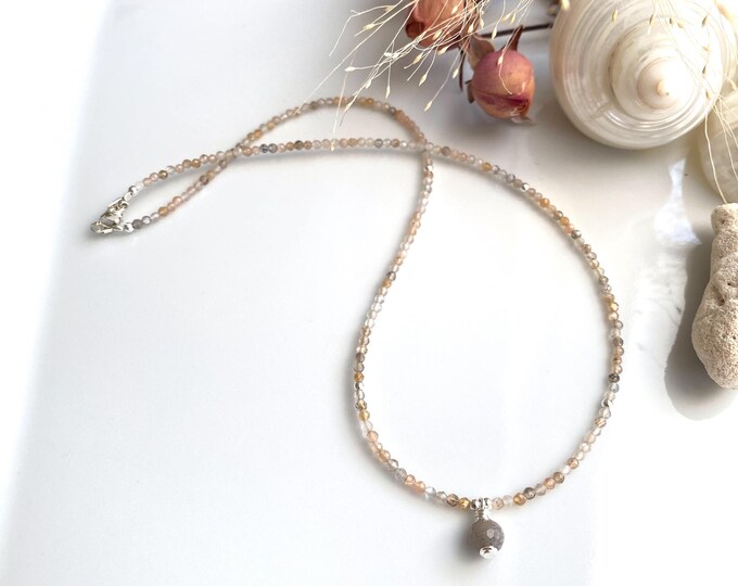 Moonstone choker, short necklace with sterling silver, gift for women, necklace for jewelry enthusiasts made of healing stones