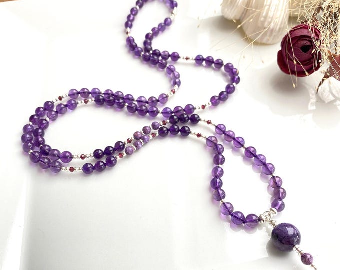 Mala made of charoite and dark amethyst, decorated with silver and violet garnet, charoite bead, prayer beads, yoga jewelry