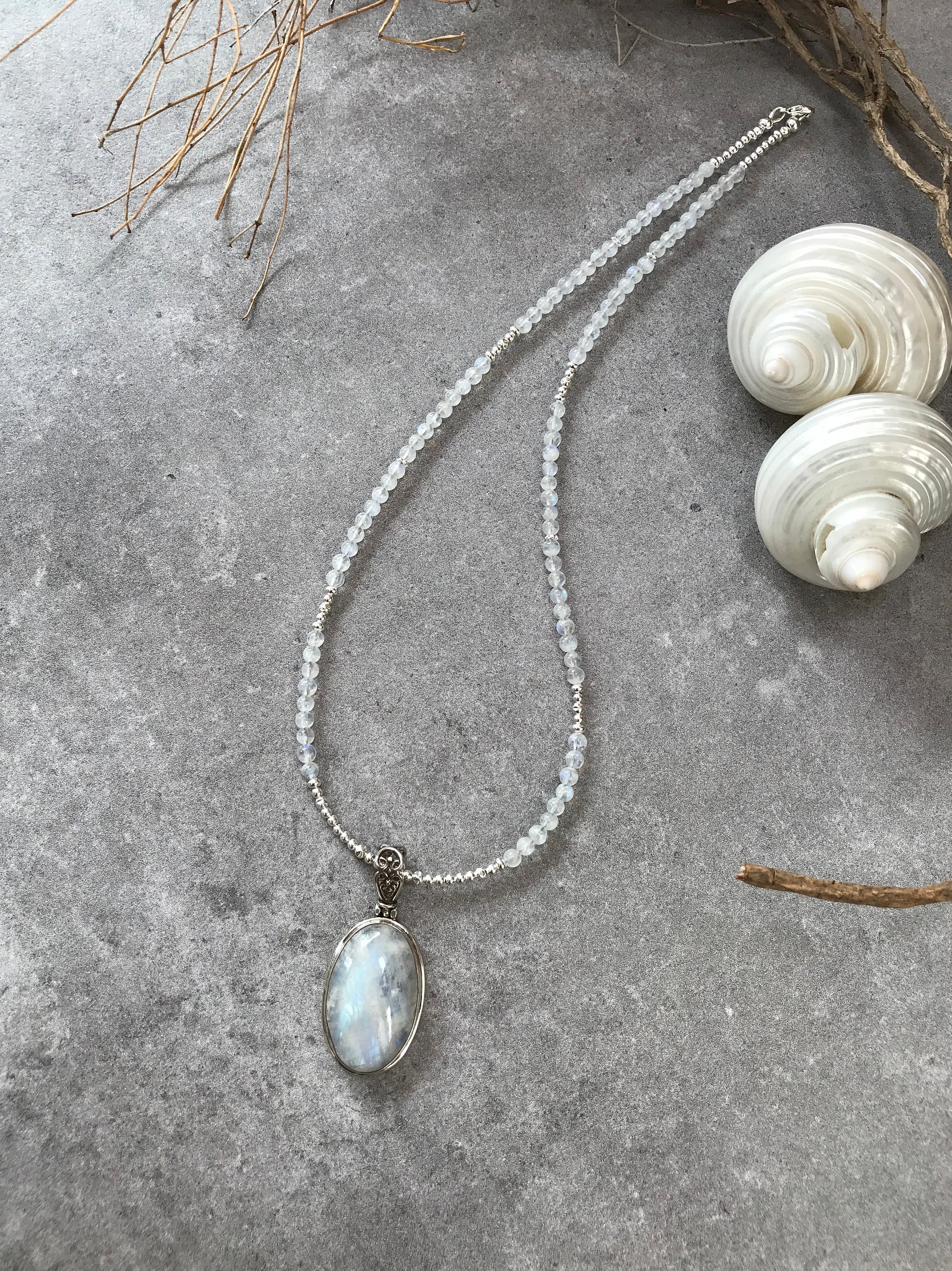 Pendant in white labradorite with necklace in labradorite white (AAA ...