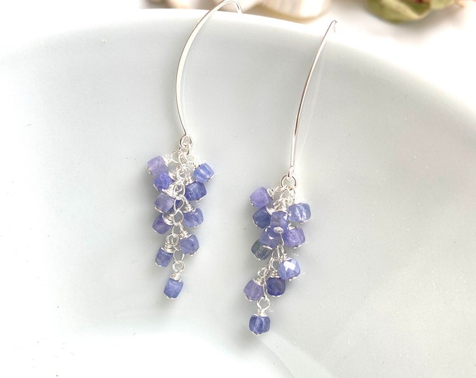 Tanzanite and Sterling Silver Earrings (925), Navette-shaped Drop Earrings with Tanzanite Cubes, Cluster Earrings, Gift for Women