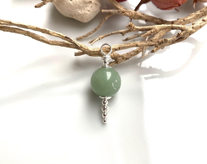 Necklaces - Pendants made of green aventurine and sterling silver, small gift made of healing stones, yoga jewelry, jewelry with chakra crystals