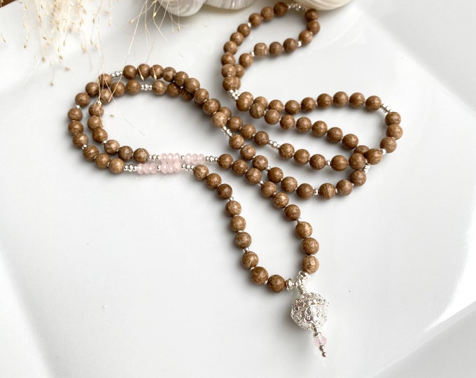 Mala made of aragonite, decorated with morganite and silver sterling, final bead silver, noble prayer beads made of healing stones, relief and growth