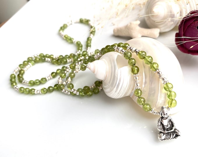 Mala made of peridot, elaborately decorated with sterling silver, final element pendant Buddha, yoga jewelry, 108 chakra crystals, prayer chain