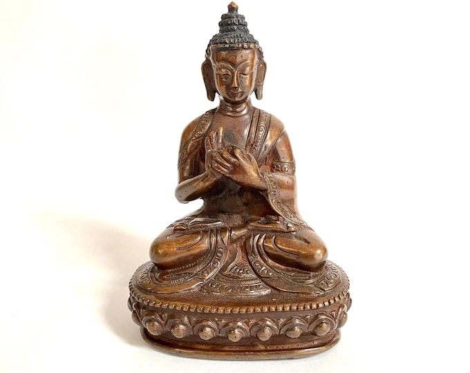 handgefertigte Buddha - Statue aus Kupfer, "Buddha stösst das Rad der Lehre an", hergestellt in Nepal, Technik des verlorenen Wachsabdrucks