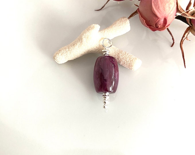 simple pendant made of ruby and sterling silver, gift made of healing stones, yoga jewelry, for jewelry enthusiasts, pendant "joy of life"