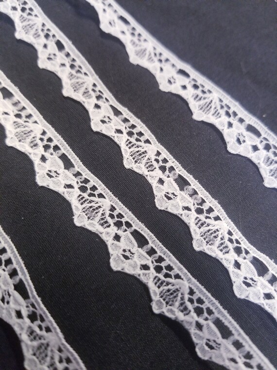 thin lace trim