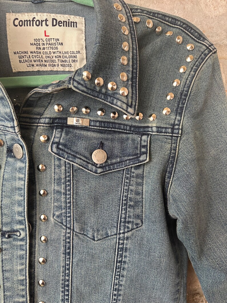 Vintage hooded women's denim jacket