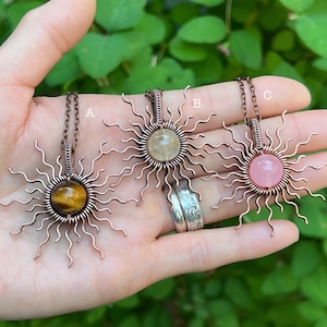 SUN Necklace for Women Tiger’s Eye Citrine Quartz Copper Wire Wrap Pendant for Men Sun Pendant Necklace Gift Sunshine Necklace for Her Him
