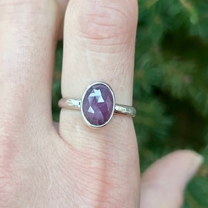 Pink Sapphire Ring for Women size 8 Sterling Silver Sapphire Ring for Mom September Birthstone Ring for Her Pink Purple Sapphire Ring Gift