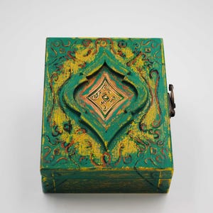 Estuche para baraja de naipes, regalo para jugador de póquer, caja de madera para naipes, hecho a mano con relieve de cobre, regalo para póquer