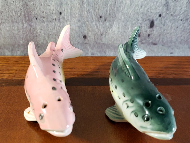Japan Shakers Vintage Salmon Salt /& Pepper Shakers Ghibli Fish Fish Salt Shaker Set Vintage Souvenir Japanese Fish Ceramic Fish