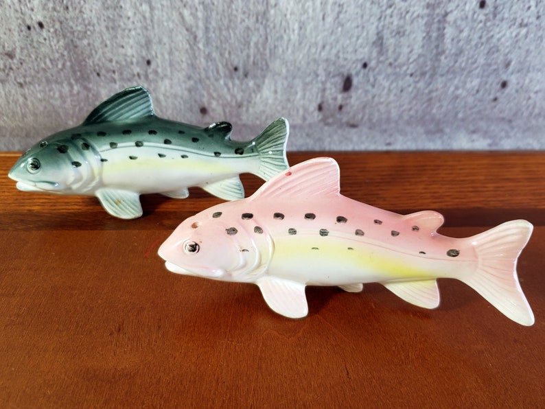 Japan Shakers Vintage Salmon Salt /& Pepper Shakers Ghibli Fish Fish Salt Shaker Set Vintage Souvenir Japanese Fish Ceramic Fish