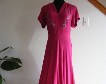 Vintage 1940's Rayon Dress / Fuchsia Pink Maxi Dress / 40s Long Dress Gown / Beaded Bodice / WWII Era Swing Dress / Pin Up Dress / Size S