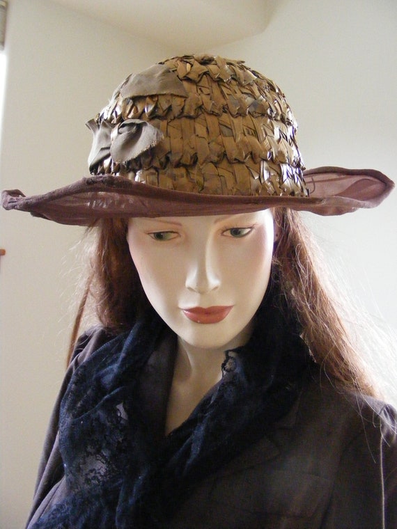 Vintage 1920's 20s Straw Cloche Hat with Sheer Chi