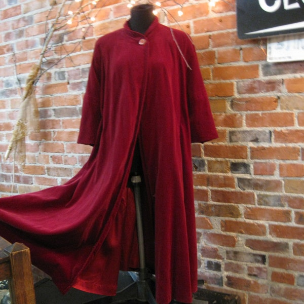 1950's Vintage Red Velvet Swing Coat / 50s Trapeze Coat / Belted Trench / Red Velveteen Cape Coat / Steampunk / L