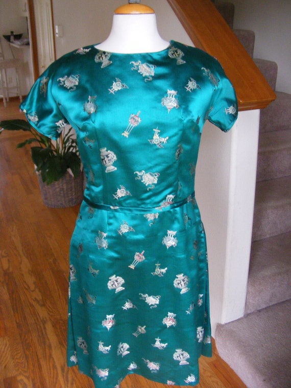 Vintage 1950s 50s Cheongsam Dress / 60s Mod A-lin… - image 2