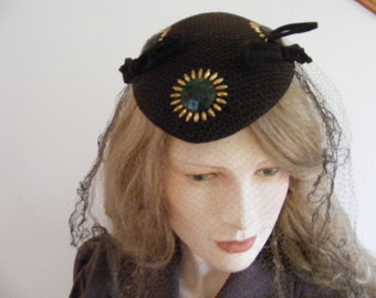 Vintage 1940's Brown Felt Tilt Hat | 40s Peaked Cap | Green Embellishments | Art Deco Design | Brown Felt Fascinator | Veiled Hat