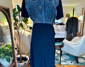 Vintage jaren 40 zwarte jurk van rayon crêpe: soutache-borduursel, rockabilly-swing, maat XS