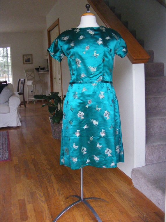 Vintage 1950s 50s Cheongsam Dress / 60s Mod A-lin… - image 1