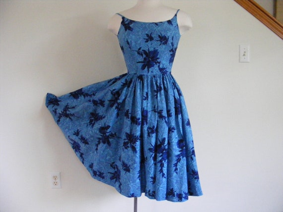 Vintage 1950's 50s Hawaiian Dress / Kamehameha Bl… - image 1