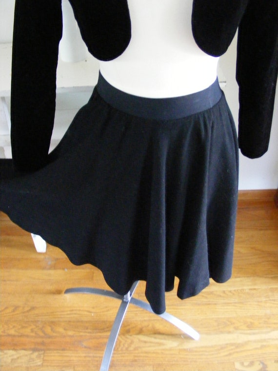 Vintage 1950s 50s Black Wool Full Circle Skirt //… - image 3