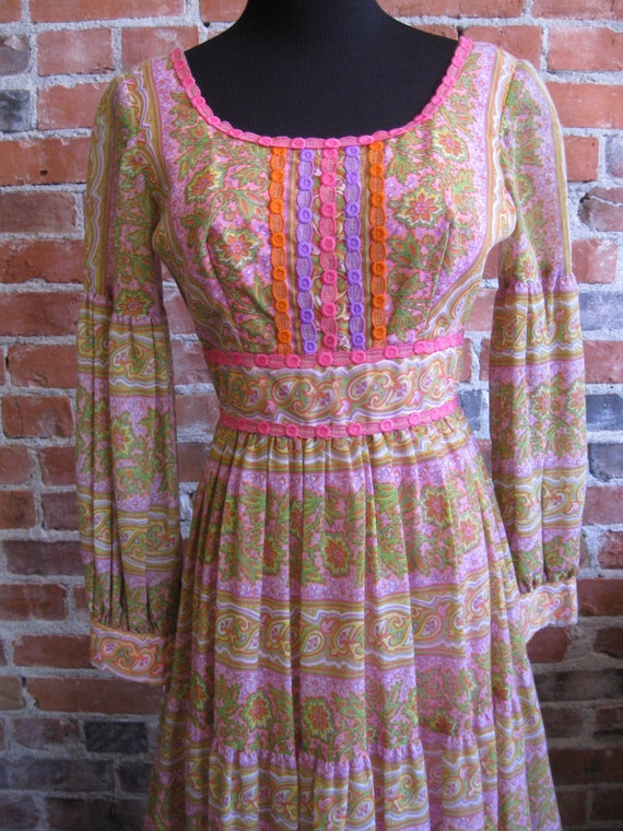 Vintage 1970's Pink Paisely Maxi Dress / Empire B… - image 5