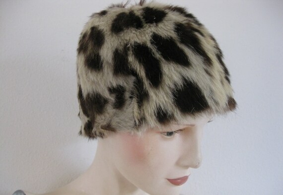 Vintage 1960s Spotted Fur Hat: Mod Style Winter Cap - Etsy display picture 2