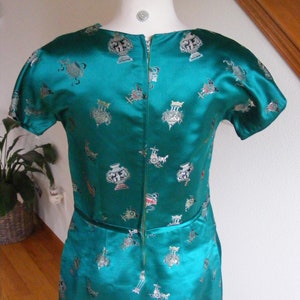 Vintage 1950s 50s Cheongsam Dress / 60s Mod A-line Dress / Emeral Green Satin Brocade Dress / Chinese Print / Asian Sheath Dress / Size M image 9