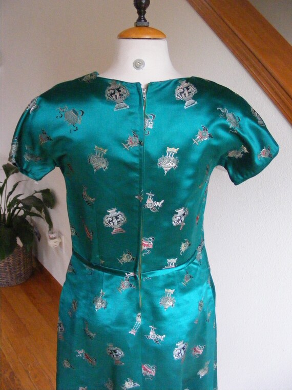 Vintage 1950s 50s Cheongsam Dress / 60s Mod A-lin… - image 9