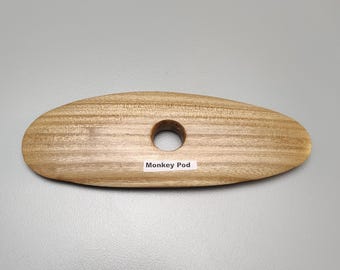 Costilla ovalada de cerámica de madera de Monkeypod