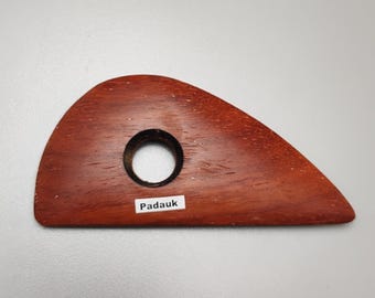 Costilla de cerámica de madera de padauk modificada, redondeada y con forma de D.