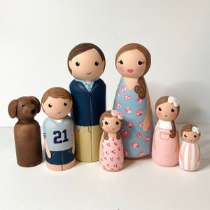 Peg Doll Family//Custom Family Gift//Customized Peg Dolls and Pets//Custom Peg Doll Sets//Custom Dollhouse Family//Personalized Peg Doll