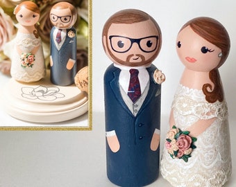 Wedding Cake Topper//Peg Doll Cake Topper//Personalized Bride and Groom//Rustic Wedding Decor//Boho Wedding Decor//Hand Painted Cake Toppers