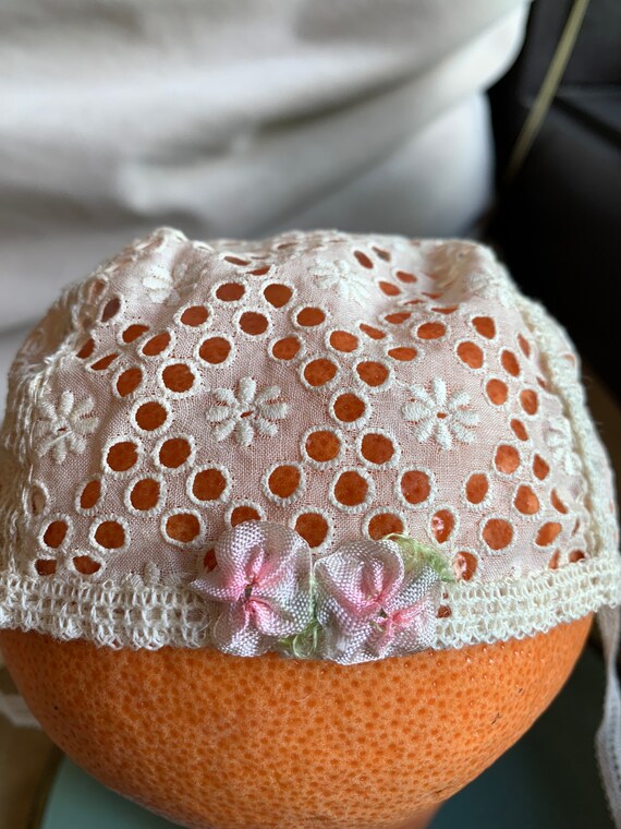 Eyelet baby bonnet from 30’s or 40’s - image 2