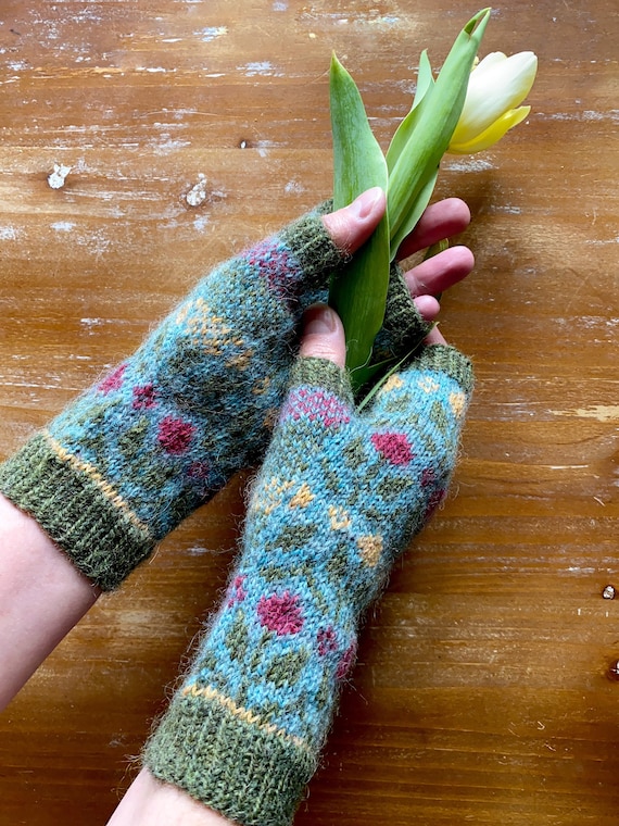 Magic of Spring Mitts knitting PATTERN, knitted mitts pattern, stranded  colorwork pattern, diy, knit mitts pattern, PDF, instant download,