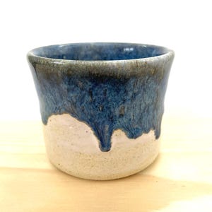 Tigela de cerâmica esmaltada azul // Tigela especial para doces // Tigela para servir acompanhamentos // Cerâmica e Grés // Tigela feita à mão // PRONTA PARA ENVIO