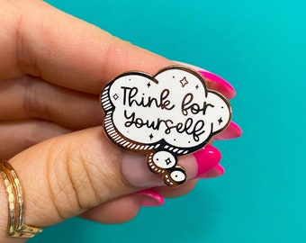 Pin «Piensa por ti mismo» / Pins inspiradores con frases / Abajo el patriarcado / Expande tu mente / Accesorios para la consciencia
