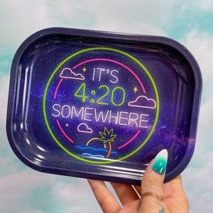 420 Rolling Tablett | Kiffer Geschenke | Rauch Zubehör | 420 Premium Metall Kleines Mini Tablett 13x18 | Rauch Zubehör | Es steht 420 Irgendwo