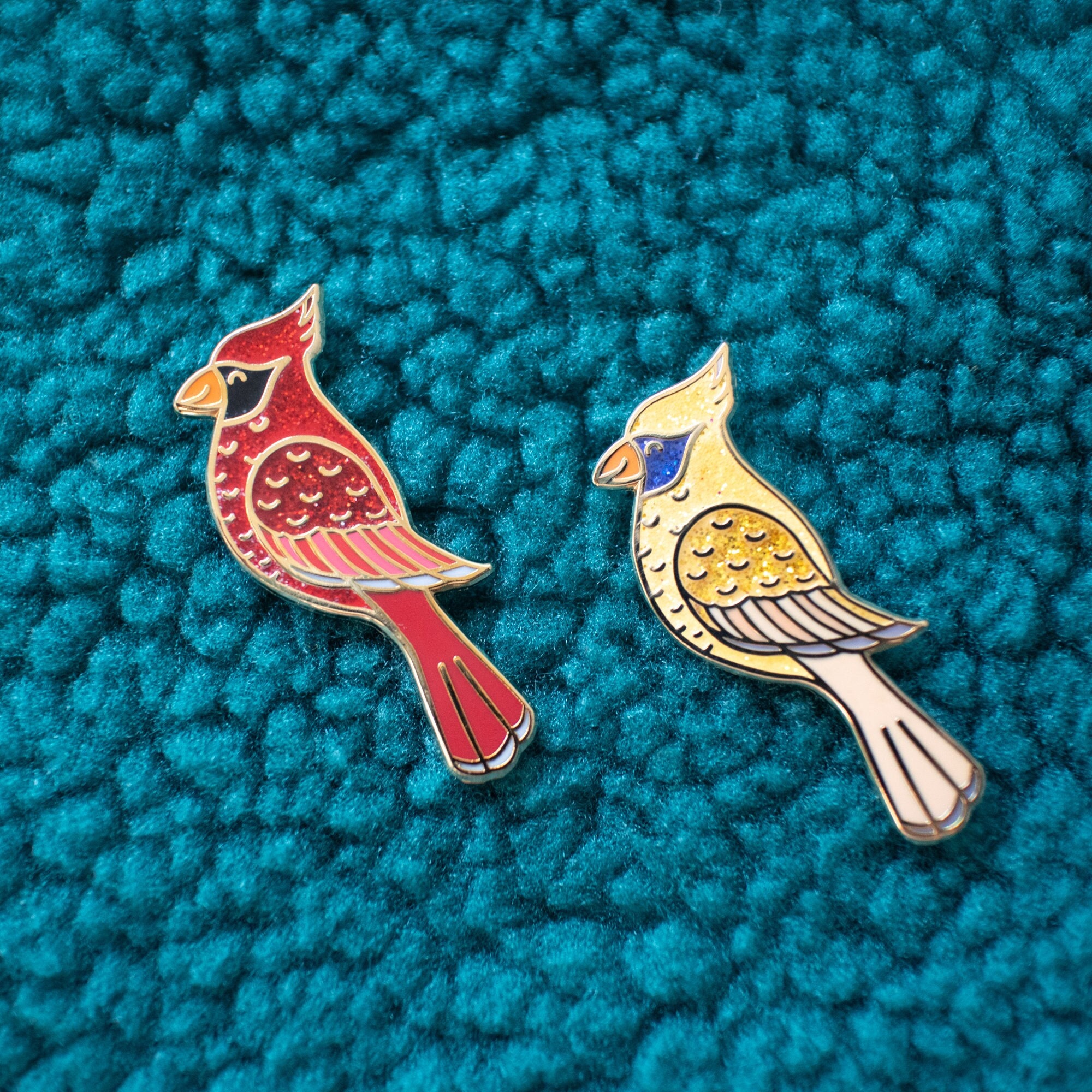 Red cardinal brooch clearance
