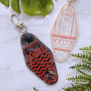 Twin Peaks BLACK & WHITE LODGE - 3.5" hotel keychain