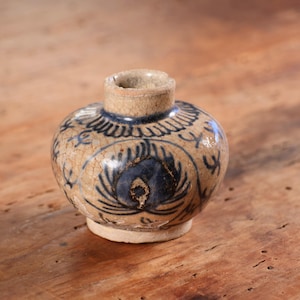 Ming Swatow Porcelain Jarlet Floral Decoration Blue and White Dynasty Chinese Antique