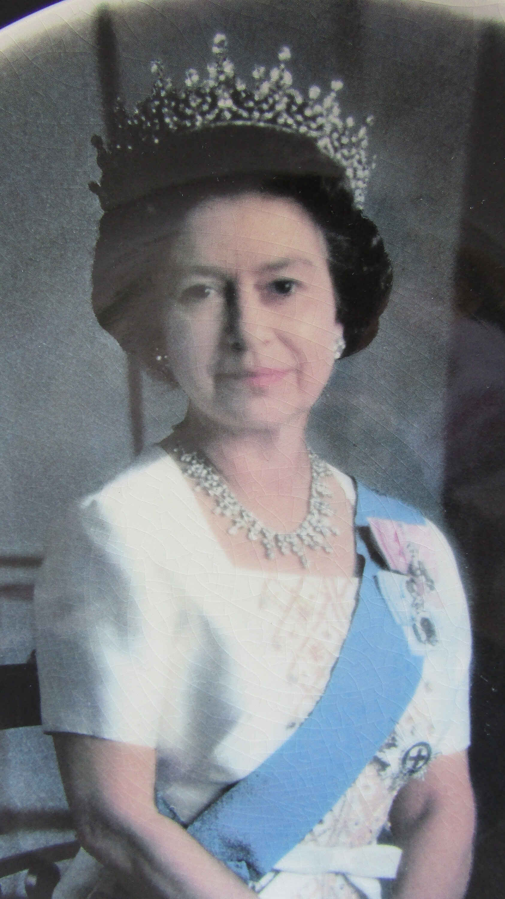 Vintage Queen Elizabeth II Commemorative Plate Royal Family Etsy